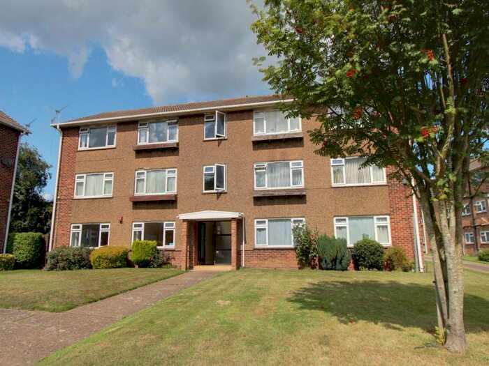 2 Bedroom Flat To Rent In Shaftsbury Road, , Canterbury, CT2
