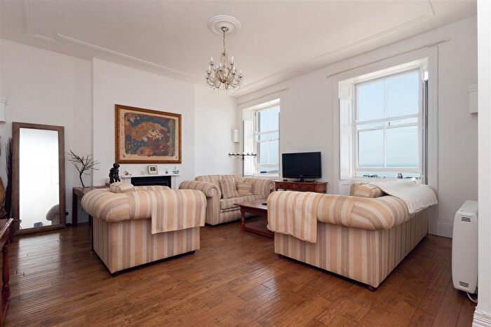 2 Bedroom Flat For Sale In Marina, St. Leonards-On-Sea, TN38