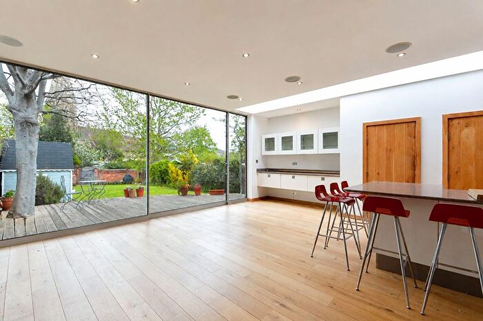 3 Bedroom Semi-Detached House To Rent In Limes Road, Weybridge, KT13