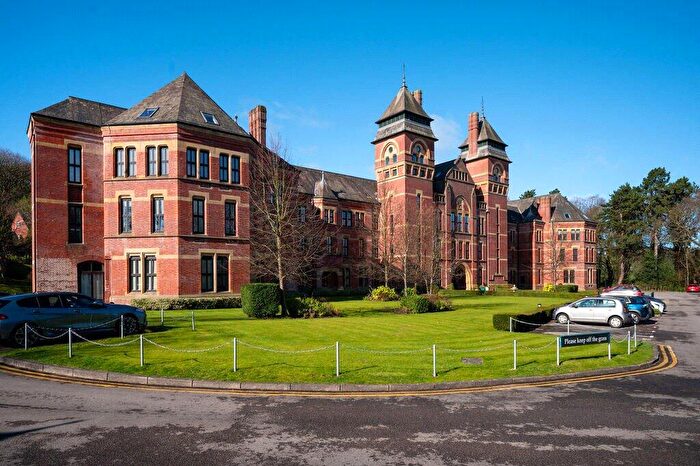 2 Bedroom Flat For Sale In Kingswood, Sheffield, S6