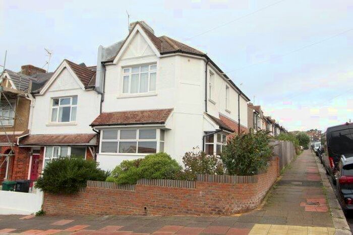 3 Bedroom Property To Rent In Hollingbury Place, Brighton, BN1