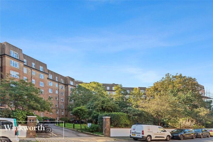 2 Bedroom Flat To Rent In Furze Hill, Hove, East Sussex, BN3