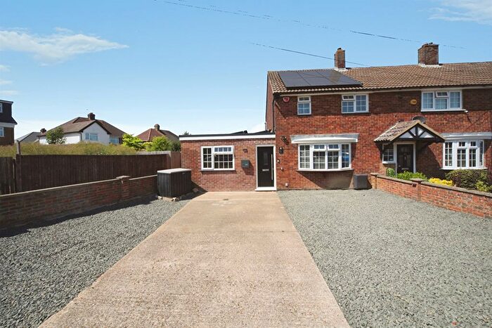 3 Bedroom End Of Terrace House For Sale In Jeans Way, Dunstable, LU5