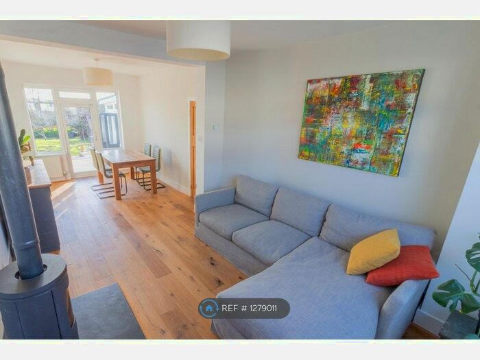 3 Bedroom Semi-Detached House To Rent In Domonic Drive, London SE9