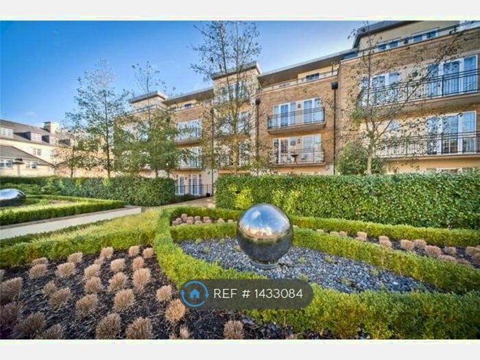 2 Bedroom Flat To Rent In Whitcome Mews, Richmond, TW9