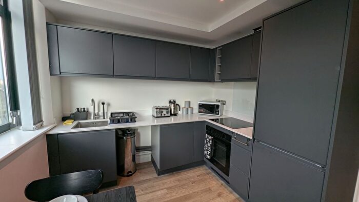 1 Bedroom Flat To Rent In Seymour Grove, Old Trafford, Manchester, M16