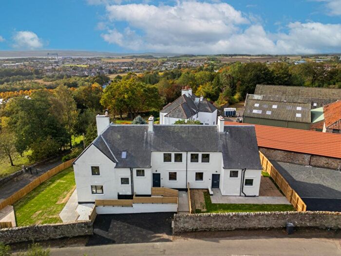 2 Bedroom End Of Terrace House For Sale In Masterton Farm Cottages, Dunfermline, KY11