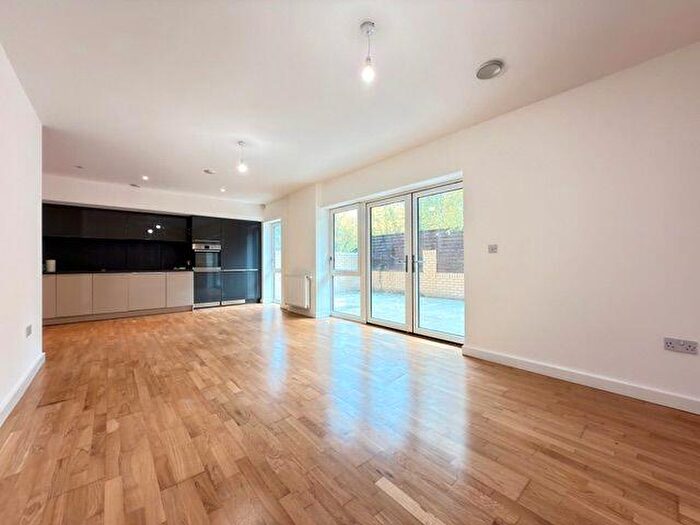2 Bedroom Flat To Rent In Bed Bath Apartment With Private Terrace & Parking, Park Royal, London, NW10