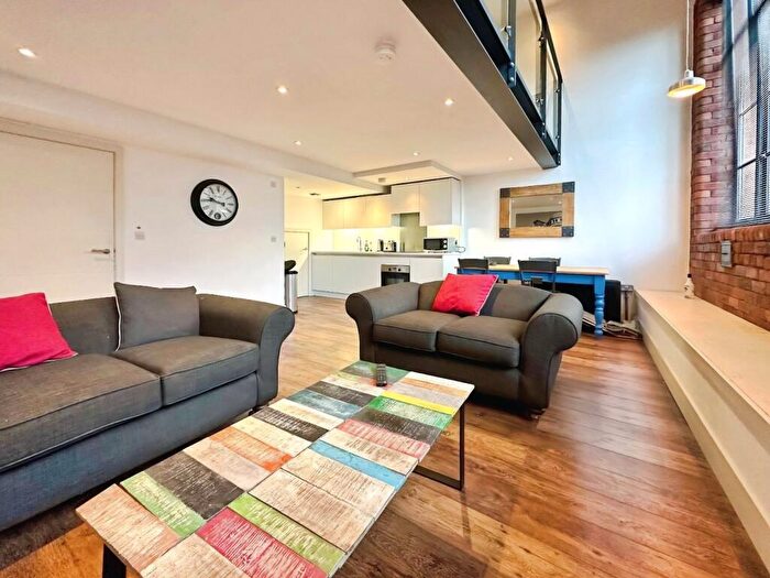 1 Bedroom Flat To Rent In Crispin Lofts, New York Road, Leeds, West Yorkshire, LS2