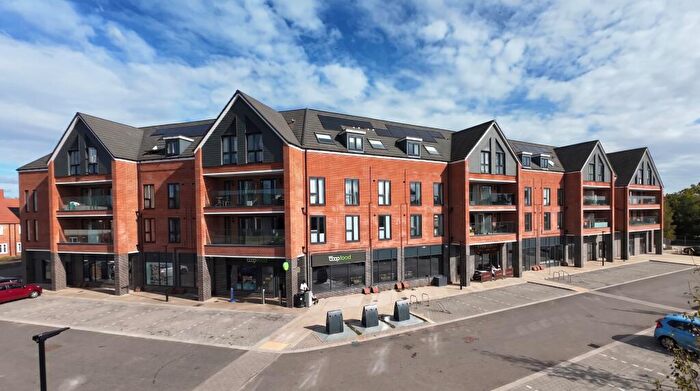 2 Bedroom Flat For Sale In Beechey Place, Wokingham, RG40