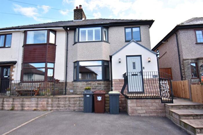 3 Bedroom Semi-Detached House To Rent In Milnbank Avenue, Buxton, SK17