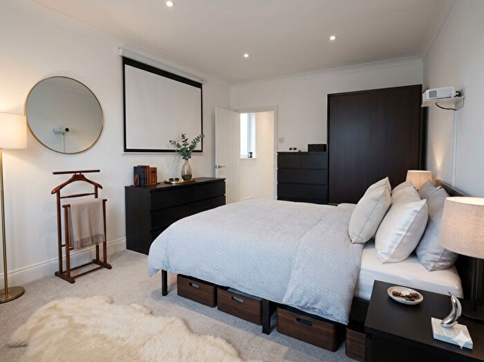 2 Bedroom Flat To Rent In Hankinson Road, Bournemouth, Dorset, BH9