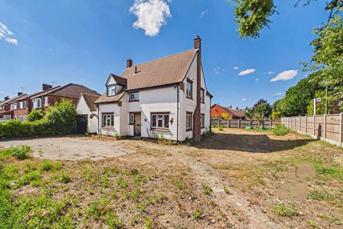 4 Bedroom Detached House For Sale In Oaklands Avenue, Colchester, CO3