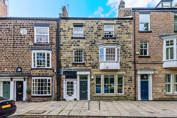 3 Bedroom Apartment To Rent In Regent Parade, Harrogate, HG1
