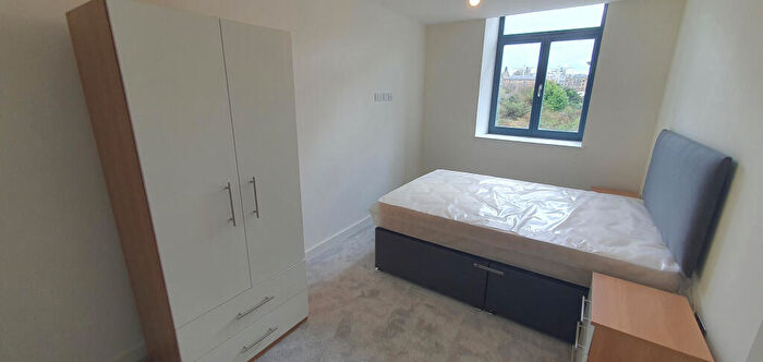 2 Bedroom Apartment To Rent In Conditioning House, Bradford, BD1