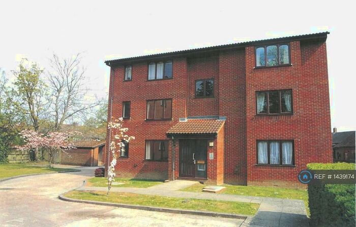 Studio To Rent In Southwick House, East Grinstead, RH19