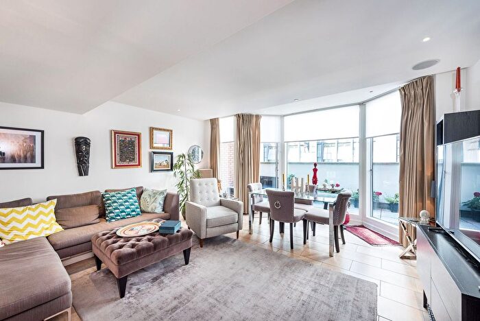 2 Bedroom Flat To Rent In Young Street, Kensington, London, W8