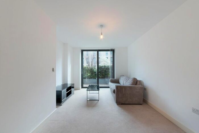 1 Bedroom Flat To Rent In Connaught Heights, Waterside Park, London, E16