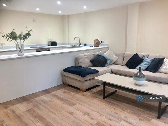 2 Bedroom Semi-Detached House To Rent In Burton Road, Southampton, SO15