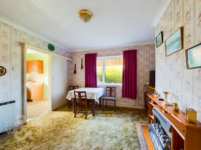 2 Bedroom Detached Bungalow For Sale In Poringland Road, Stoke Holy