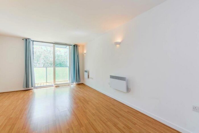 1 Bedroom Flat To Rent In New River Village, Hornsey, London, N8