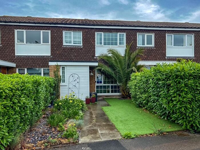 3 Bedroom Terraced House For Sale In Buckingham Gardens, West Molesey, KT8