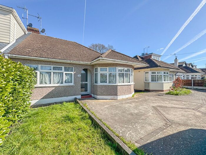 3 Bedroom Semi Detached Bungalow For Sale In Southbourne Grove, Hockley, SS5