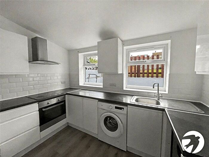 3 Bedroom Terraced House For Sale In Lancelot Avenue, Strood, Kent, ME2