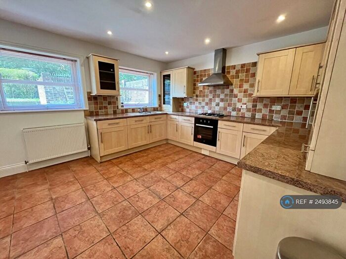 3 Bedroom Flat To Rent In Craneswater Apartments, Southsea, PO4