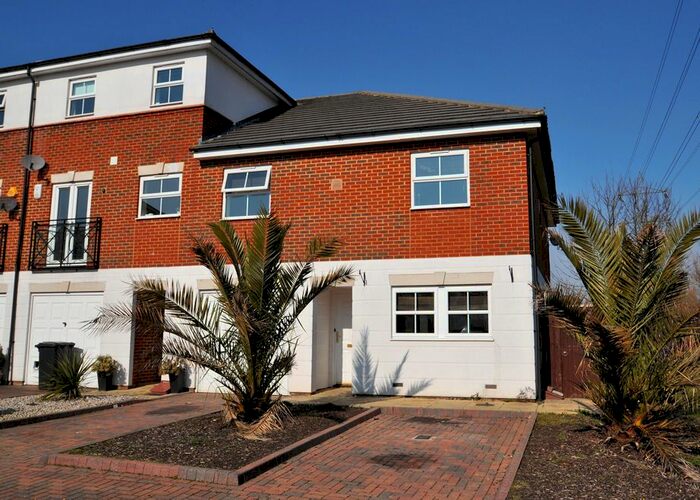 4 Bedroom Semi-Detached House To Rent In Old Mill Place, Wraysbury, Staines, TW19