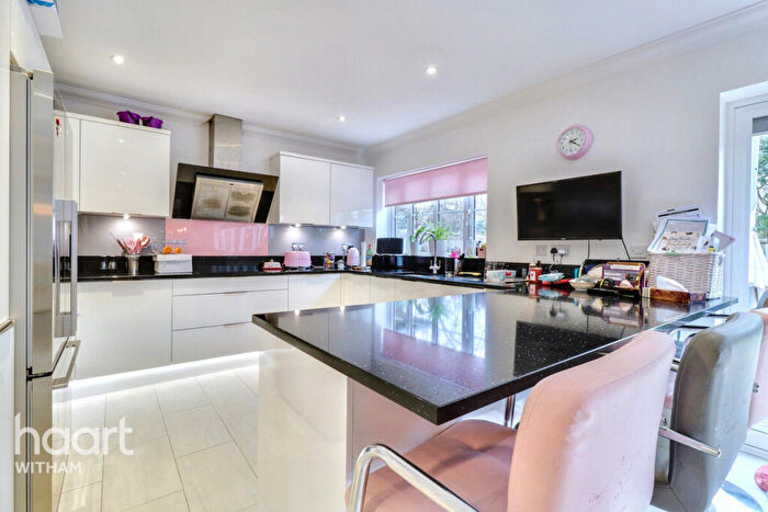 4 Bedroom Detached House For Sale In Brockwell Lane, Kelvedon, CO5