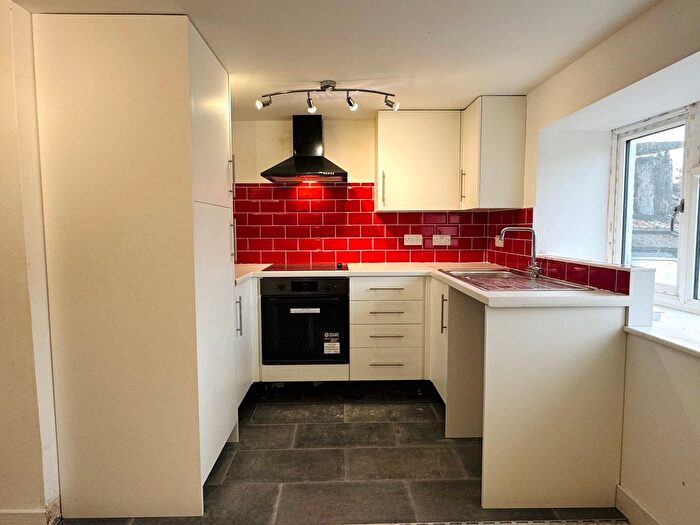 2 Bedroom Flat To Rent In Priory Street, Carmarthen, SA31