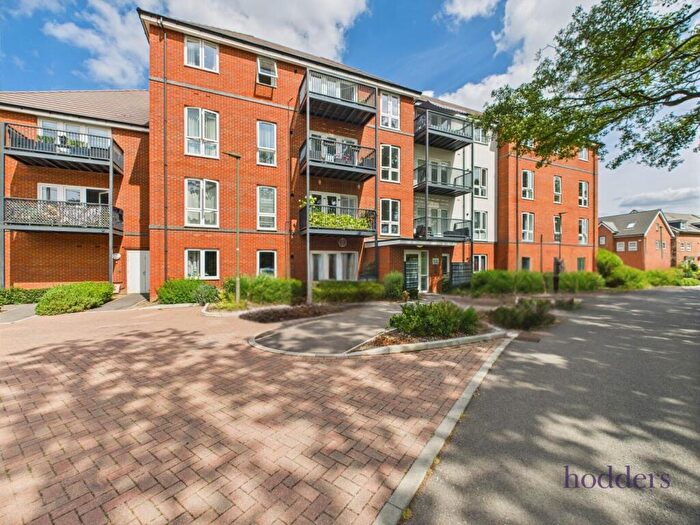 2 Bedroom Apartment For Sale In Chertsey, Surrey, KT16