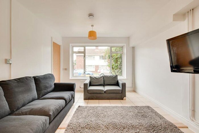 5 Bedroom House To Rent In College Road, Canterbury, CT1