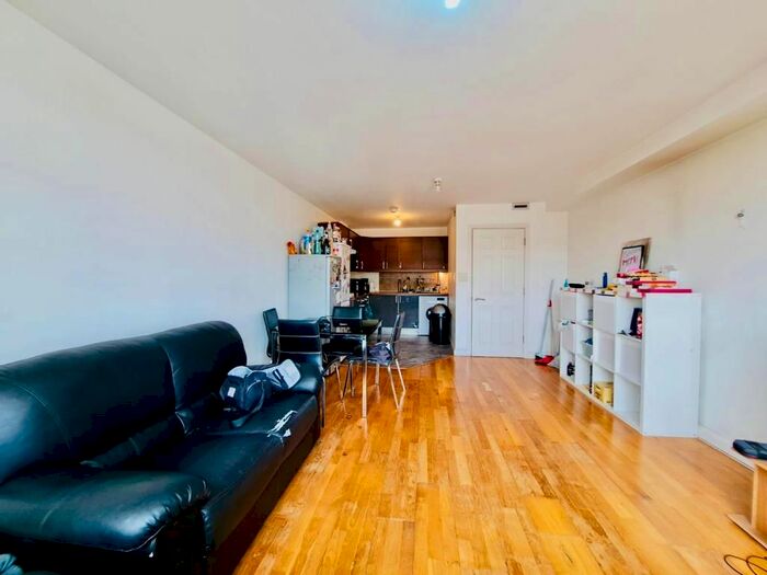 3 Bedroom Flat To Rent In Tyler Street, Greenwich, London, SE10