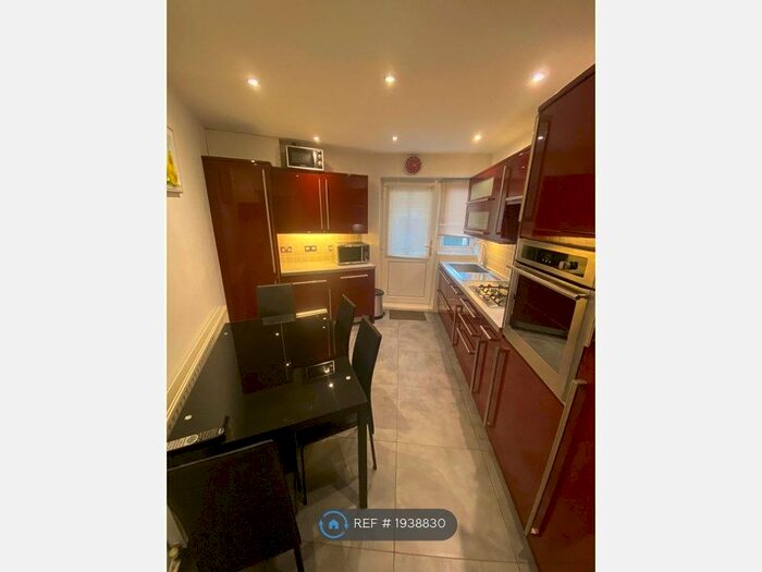 3 Bedroom Semi-Detached House To Rent In Chaplin Road, Dagenham, RM9