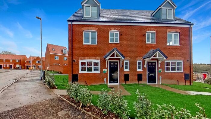 4 Bedroom Semi-Detached House To Rent In Farmhouse Close, Anslow, Burton-On-Trent, Staffordshire, DE13