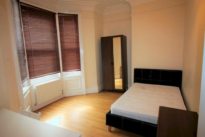 3 Bedroom Flat To Rent In Fairfield Road, Newcastle Upon Tyne, NE2