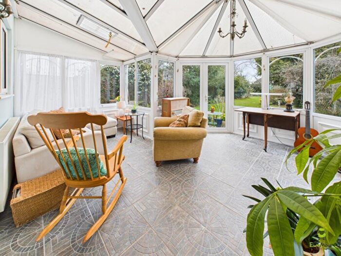 4 Bedroom Semi-Detached House For Sale In Hollingbourne Avenue, Bexleyheath, Kent, DA7