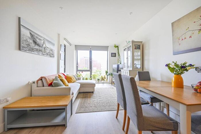 1 Bedroom Flat For Sale In Aberfeldy Village, , Tower Hamlets, London, E14