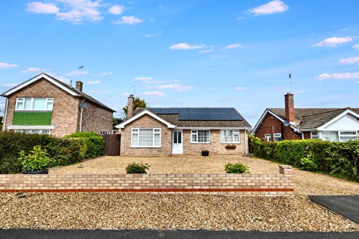 3 Bedroom Bungalow For Sale In Westwood Drive, Bourne, PE10