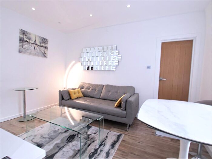 1 Bedroom Flat To Rent In Harrowby Street, London, W1H