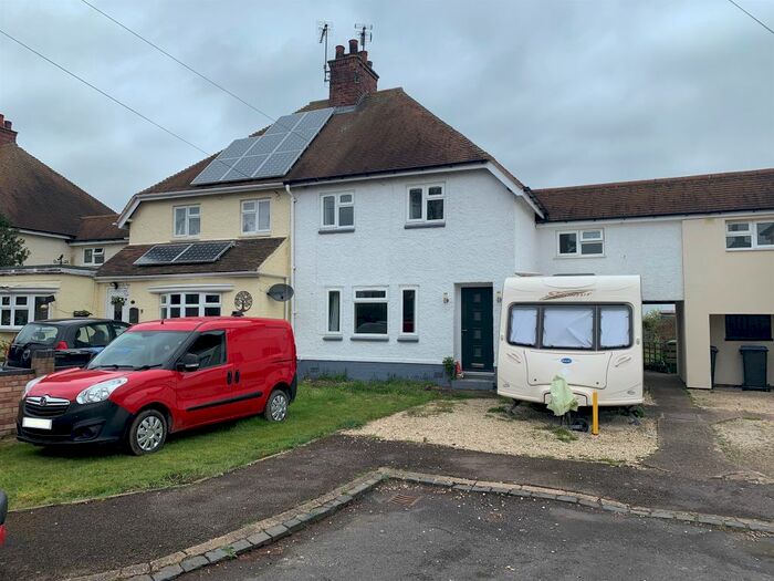 3 Bedroom Semi-Detached House For Sale In Poplar Close, Knightcote, Southam, CV47