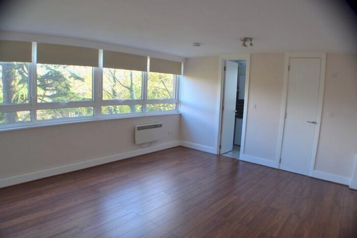 Studio To Rent In Hornsey Lane, London, N6