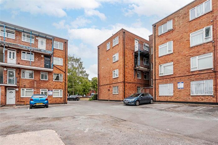 Apartment For Sale In Viceroy Court, Dunstable, Bedfordshire, LU6