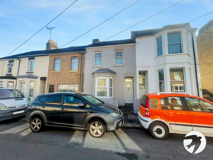 3 Bedroom Terraced House To Rent In Edinburgh Road, Chatham, Kent, ME4
