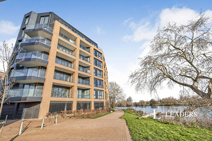 2 Bedroom Flat To Rent In Trent Lane, Nottingham, Nottinghamshire, NG2