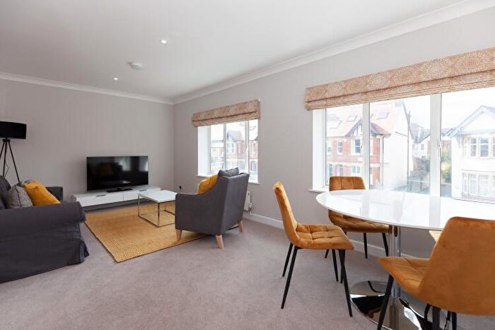 1 Bedroom Apartment To Rent In Old High Street, Headington, OX3