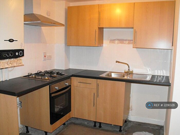 2 Bedroom Flat To Rent In Duncombe Street, Bletchley, Milton Keynes, MK2
