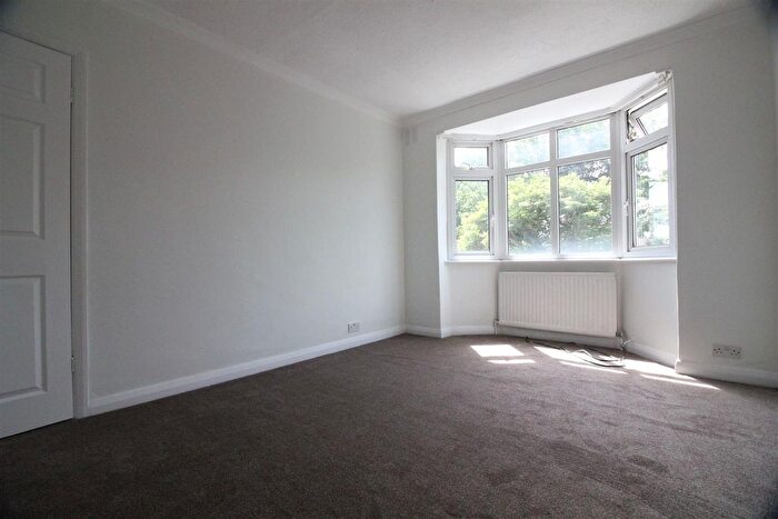 2 Bedroom Flat To Rent In Beechwood Avenue, Ruislip, HA4